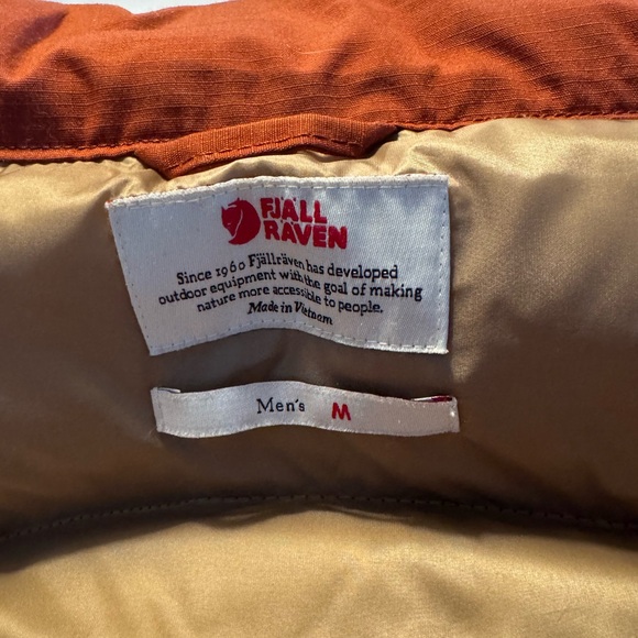 Men's Fjallraven Vest in Burnt Orange. Size Medium - Picture 5 of 7